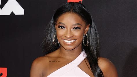 Simone Biles Reveals Bohemian Box Braids in Latest Selfie — See Photo ...