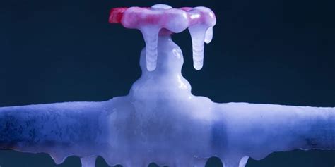 How to Thaw Frozen Pipes Safely