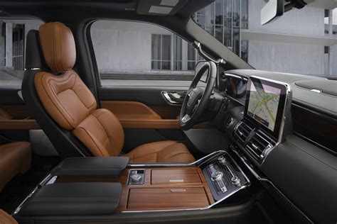 Inside Fall's Best Luxury SUVs: The 2020 Lincoln Navigator