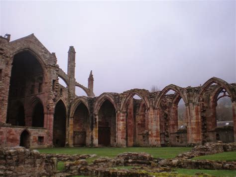 Melrose Abbey: Must-See Historic Ruins near Edinburgh, Scotland ...