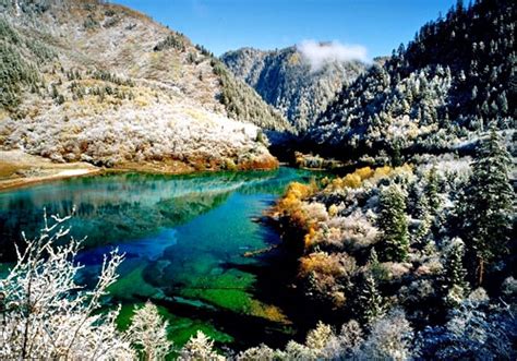 Jiuzhaigou Valley Scenic and Historic Interest Area Travel Guide