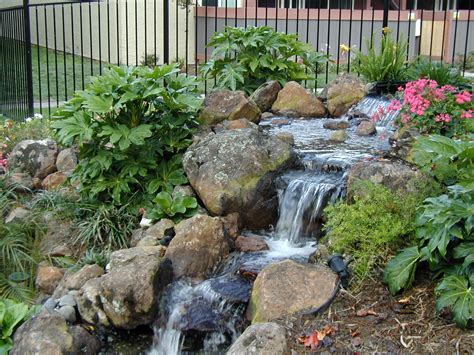 Water Features For Small Backyard | Fountain Design Ideas