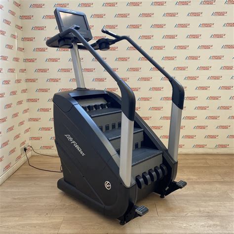 Life Fitness PowerMill Stair Climber with Discover SE3HD Console ...