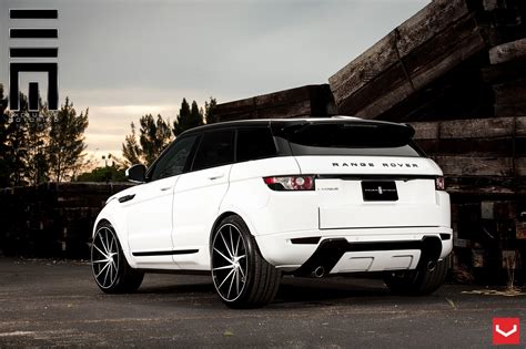 Classy Looks of Range Rover Evoque Put on Custom Wheels — CARiD.com Gallery