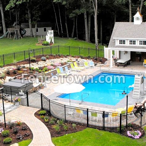 Aluminum Pool Fence | FeedsFloor