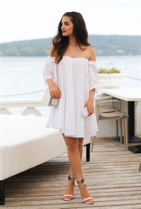 All white beach party outfit | Dinner Party Outfit | Bandage dress ...