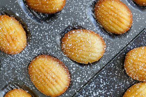 Classic French Madeleine Cookies - Momsdish