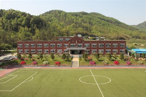 This Is What An Elite Korean High School Serves Students For Lunch ...