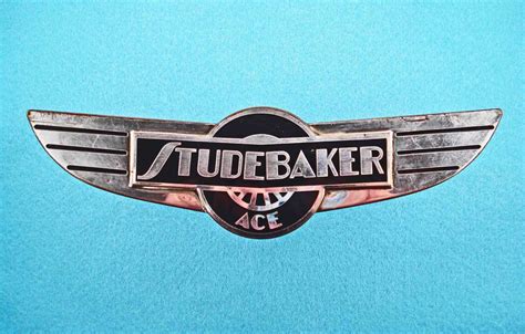 American Auto Emblems: STUDEBAKER