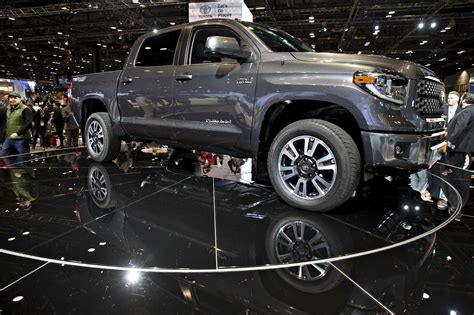 Toyota’s Tundra struggles to sell while other trucks surge