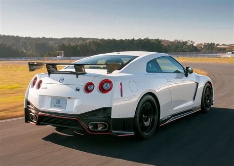 NISSAN GT-R (R35) Nismo Specs & Photos - 2014, 2015, 2016 - autoevolution