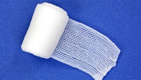 Bandage speeds blood clotting and doesn't stick - Futurity