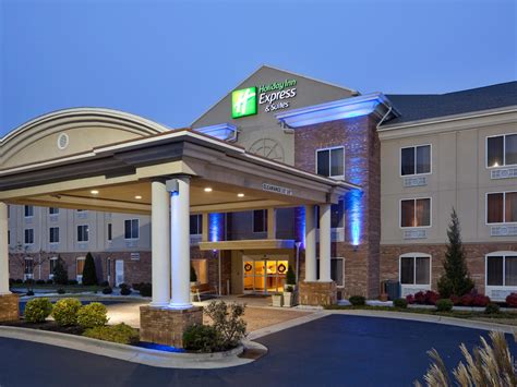 Pet-Friendly Hotels in Archdale, NC | Holiday Inn Express & Suites High ...