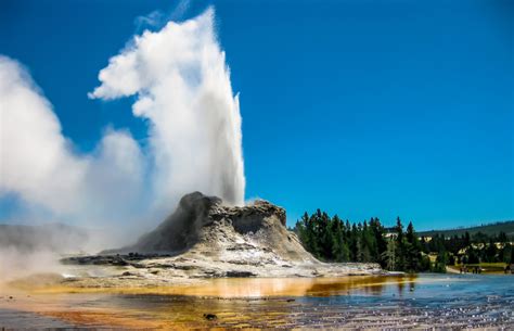 Beyond Old Faithful: A Geyser-Gazing Guide to Yellowstone National Park