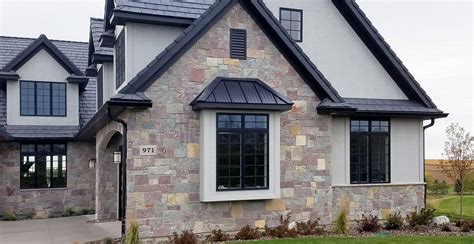 Full Color Castle Rock Veneer Stone & Stucco - Castle Stone Facade ...