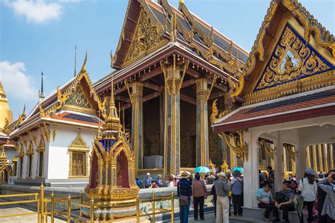 Wat Phra Kaew in Bangkok: the Complete Guide