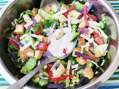 Delicious Healthy Tossed Salad - Versatile Foodie