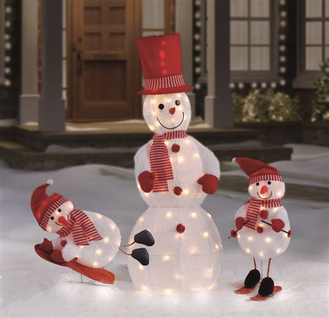 Who doesn't love snowmen? Designed for both indoor and outdoor use ...