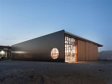 Airspace Architecture: Rethinking the Hangar | ArchDaily