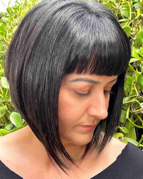 Oval Face Short Haircuts With Bangs That Will Stun You - iecesoffriendship