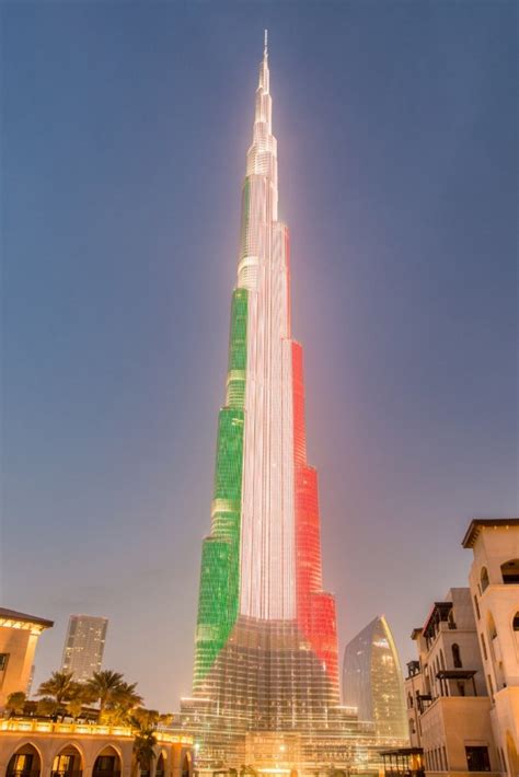 Burj Khalifa Light Show & Dubai Fountain Timings (& where to get the ...