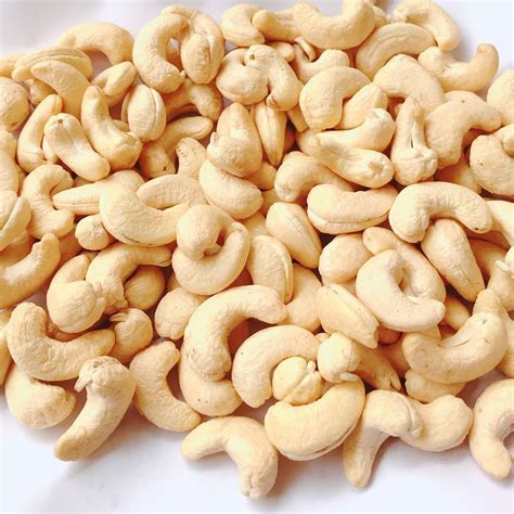 CASHEW NUT WHOLE WHITE - ElmarSpices Company