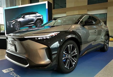 Toyota unveils new 2022 lineup at Plano HQ, touts diversified approach ...