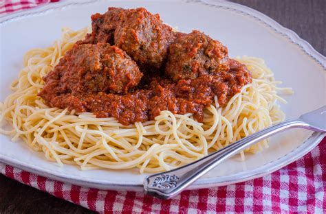 Spaghetti and Meatballs | Jennifer Cooks