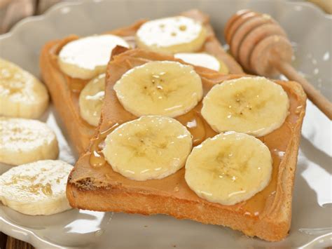 Peanut Butter Banana Toast - ParaFit