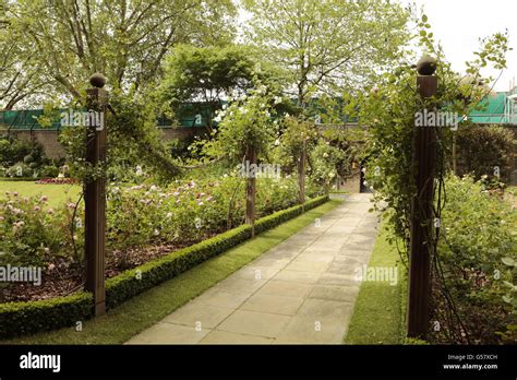 10 downing street garden hi-res stock photography and images - Alamy