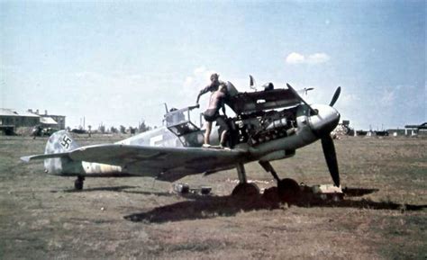 Messerschmitt bf 109 color 26 | World War Photos