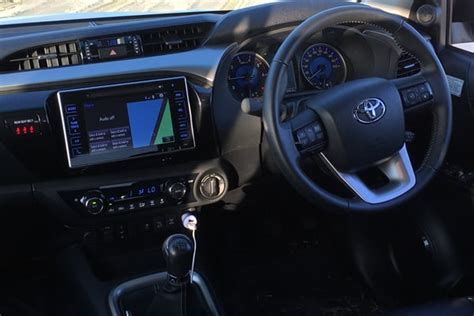 2018 Toyota Hilux SR5 INTERIOR 6 - Ute Guide