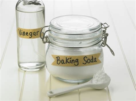 Cleaning With Baking Soda and Vinegar | ThriftyFun