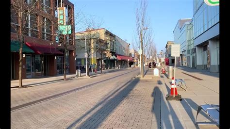 Student stuck in Indiana "ghost town" amid pandemic - YouTube