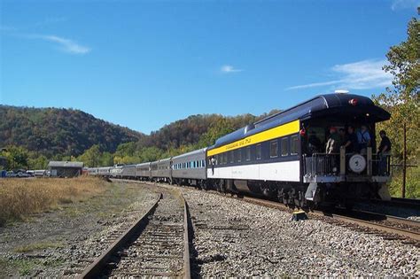 Fall Foliage Trips on West Virginia's New River Train | Fall foliage ...