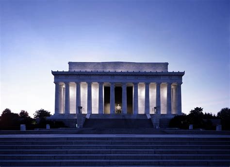 Lincoln Memorial, A Monument To The Memory of A Fighter For Democracy ...