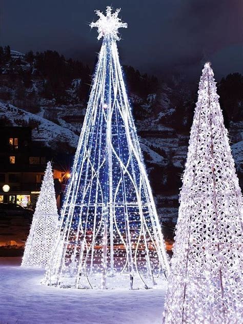 20++ Unique Outdoor Christmas Lights | KIDDONAMES