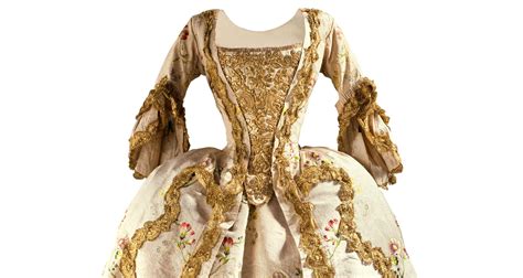 Discover Women's Fashion In The Court Of Marie Antoinette