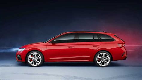 2021 Skoda Octavia RS Debuts With TSI And TDI Engines, Optional AWD