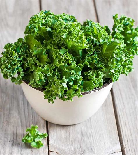 16 Amazing Benefits & Uses Of Kale For Skin, Hair And Health