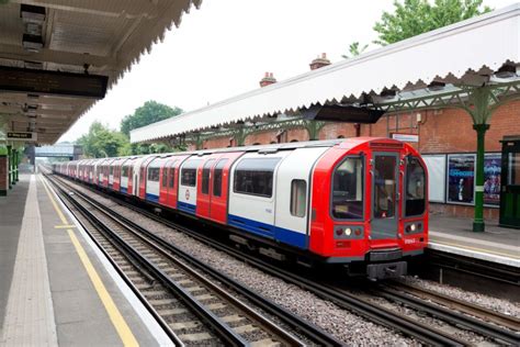 London Underground's Central Line Trains Set for Upgrade