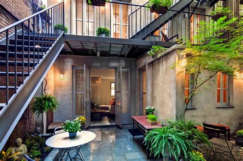 East Village Carriage House With Modernist Interiors | iDesignArch ...