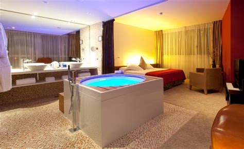 Hotel Rooms With Whirlpool Tubs - Bathtub Designs