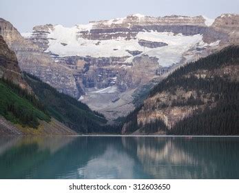 2,272 Lake Louise Sunrise Stock Photos, Images & Photography | Shutterstock