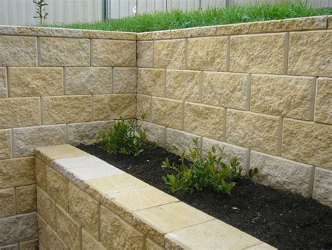 5 most-durable retaining wall materials for Australian yards - hipages ...