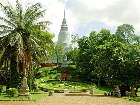 WAT PHNOM, WAT PHNOM TEMPLE (PHNOM PENH, CAMBODIA) - CAMBODIA