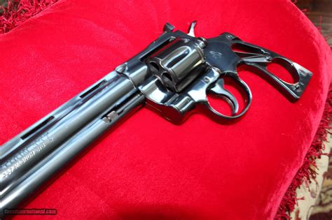 Colt Python 8 inch - Near Mint, Original box and all accessories