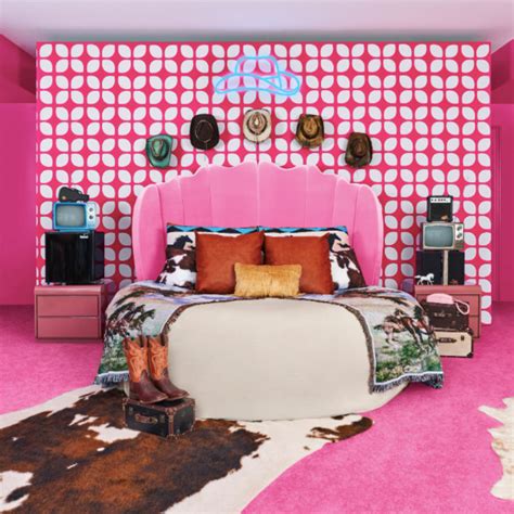 Top 5 room decor ideas will turn your interior into a Barbiecore fantasy