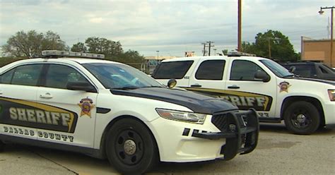 Dallas County Sheriff's Office employee arrested after pointing handgun ...