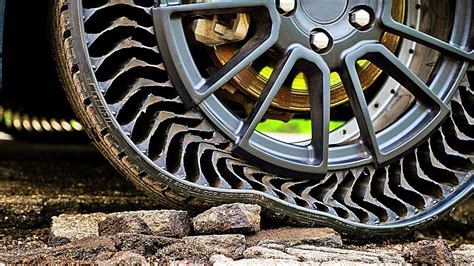 Michelin unveils an indestructible, airless tire